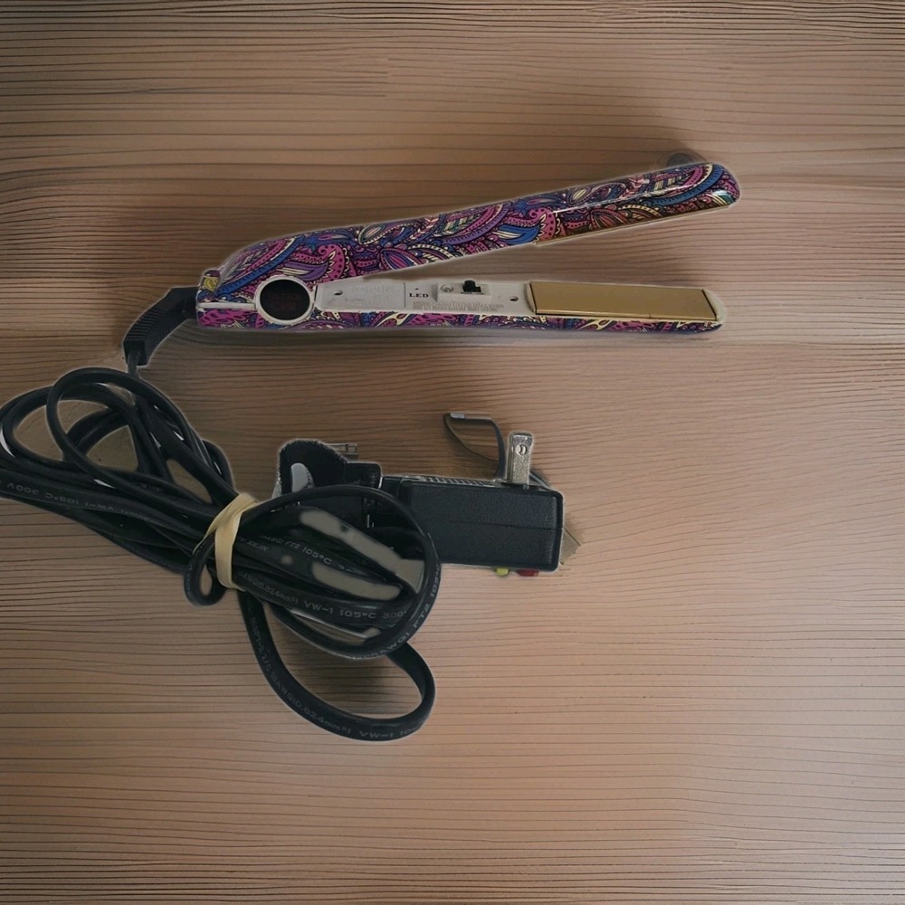 Ultra CHI 1" Flat Iron Hair Straightener Professional GF7073 Pink Flower Paisley